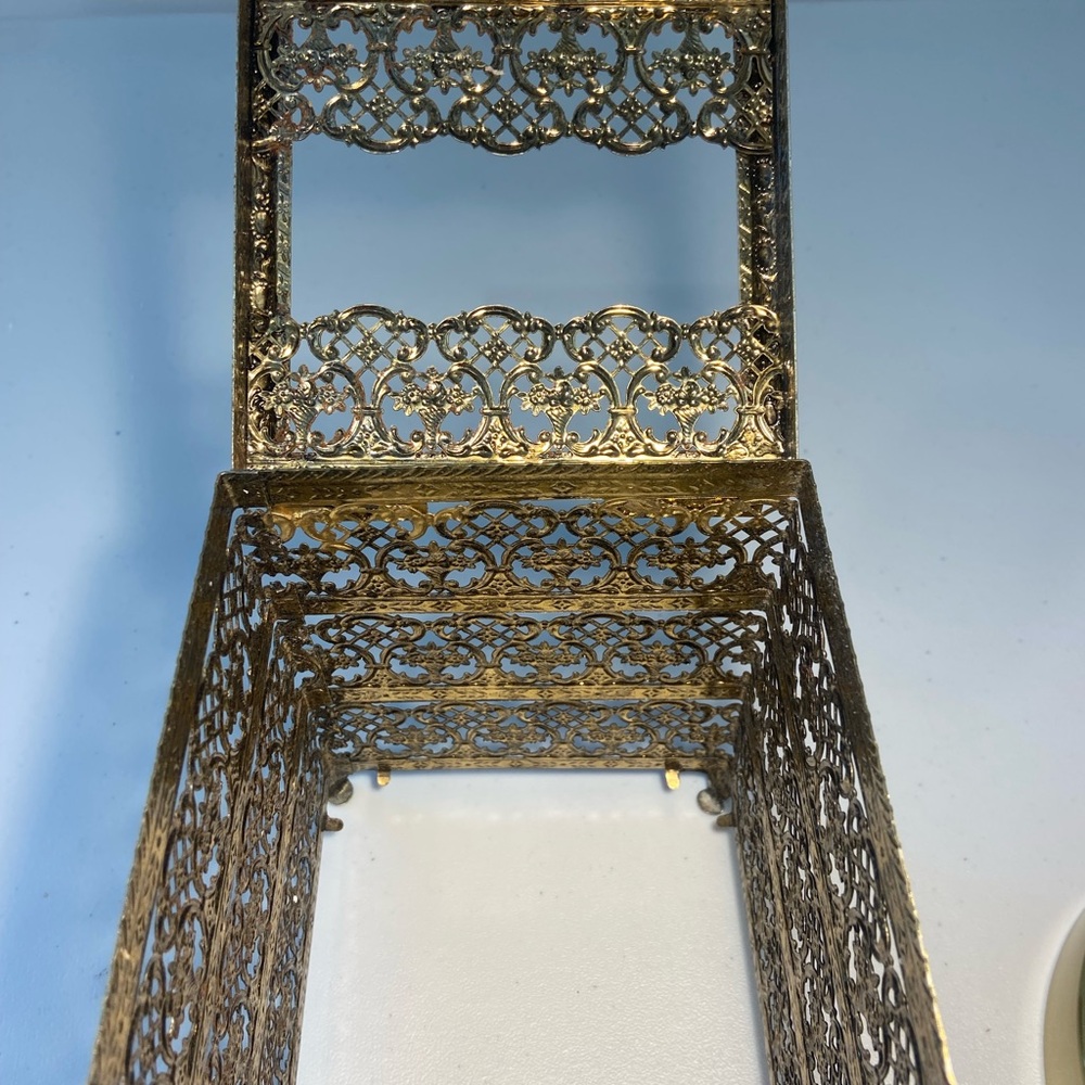Vintage Ornate Filigree Metal Jewelry Box - Gold Tone - Picture 11 of 15